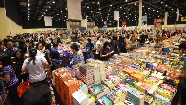 أكبر سوق تخفيضات على الكتب بالعالم قريباً في دبي