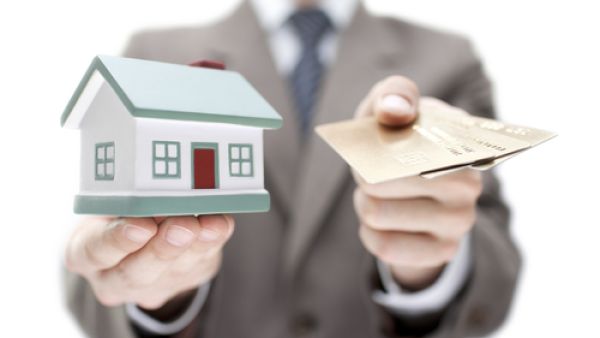 تقدم معظم شركات البطاقات الائتمانية والمصارف أدوات مجانية وسهلة الاستخدام لمساعدتك على التحكم بحساباتك الائتمانية
