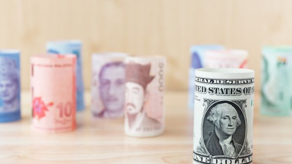 خبراء يتخوفون من حرب عملات قريباً