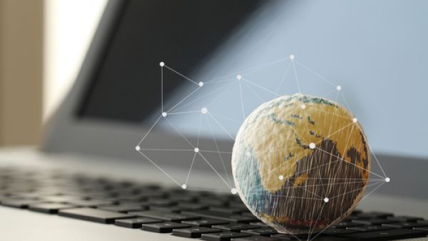 الشركات التي تتبنى عملية التحول الرقمي ستشهد نمواً في العائدات يصل إلى قرابة 30%