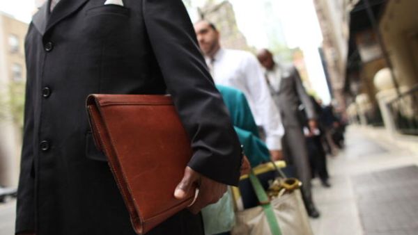 عملية استقدام العمالة الوافدة تحكمها أنظمة وإجراءات تقع في أغلبها ضمن نطاق مسؤولية وزارات الداخلية