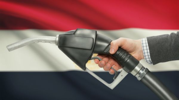 مصر ستخفض دعم المواد البترولية في موازنة 2016-2017 إلى 35 مليار جنيه