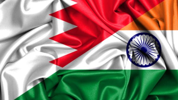 تتمتع الهند والبحرين بعلاقات اقتصادية وثيقة، حيث بلغ حجم التجارة بين البلدين في 2014 نحو 720 مليون دولار، وهناك أكثر من 350 ألفا من أبناء الجالية الهندية من المقيمين في مملكة البحرين حالياً