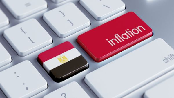 ارتفعت الأسعار ارتفاعا حادا منذ تخلت مصر عن ربط عملتها بالدولار الأمريكي في الثالث من نوفمبر/تشرين الثاني