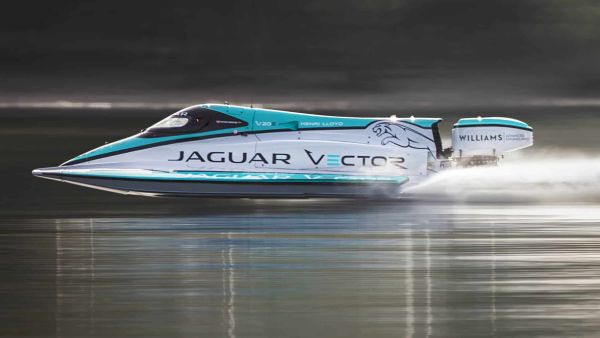 “Jaguar V20E” أسرع زورق كهربائي في العالم