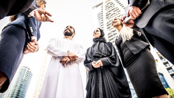  يمكن زيادة الحد الأدنى لسن التقاعد الذي يبلغ 65 عاما بالنظر إلى طبيعة عمل الفرد، وأوراق اعتماده
