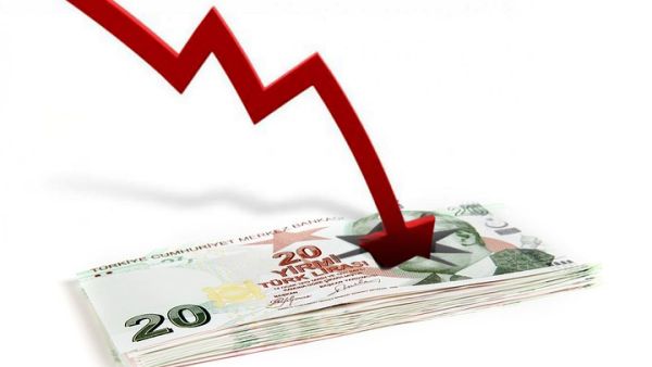 خسرت الليرة نحو 16.5% منذ بداية العام مما يجعلها واحدة من أسوأ عملات الأسواق الناشئة أداء