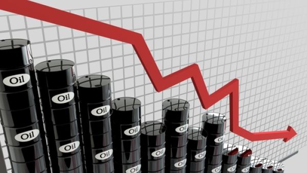 تراجعت أسعار تعاقدات خام برنت القياسي 49 سنتا إلى 55.40 دولار في الساعة 0310 بتوقيت جرينتش