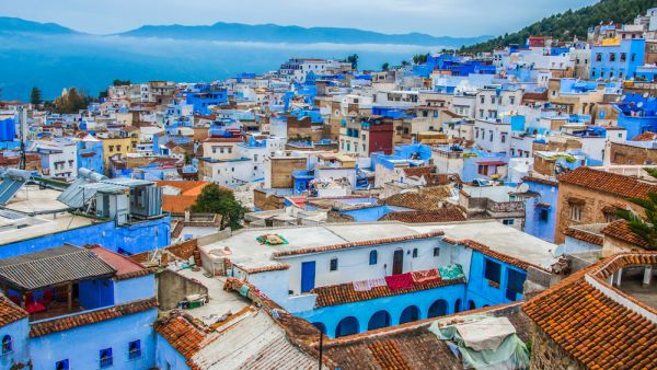 مؤسسة دستورية توصي بضرائب على عقارات المغرب