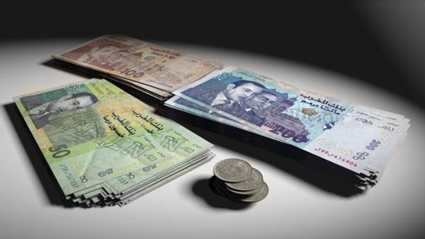 ينخفض عجز ميزانية المغرب قليلا إلى 4.5% في عام 2015 من 5% في 2014