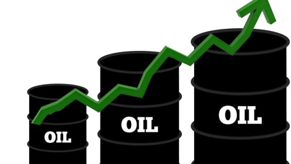 الدول المستهلكة للنفط تتمتع بمزايا اقتصادية كبيرة وبظروف مواتية للإنتاج وتسريع برامج النمو