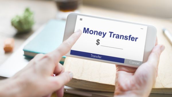 بلغت قيمة تحويلات الوافدين خلال شهر تشرين الأول (أكتوبر) نحو 12.82 مليار ريال مقارنة بـ 10.85 مليار ريال خلال شهر أيلول (سبتمبر) من العام الجاري 2016