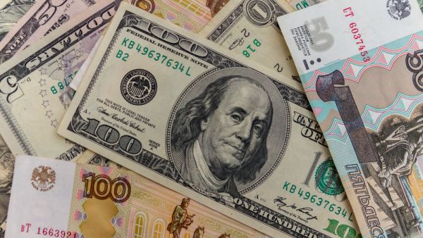 روسيا ودول تضع خططاً للاستغناء عن الدولار