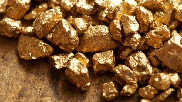 يعمل مصرف قطر المركزي على زيادة احتياطاته من الذهب و المعادن النفيسة وسط تواصل التوقعات بمزيد من ارتفاع اسعار الذهب في الاشهر الاخيرة من العام 2016.