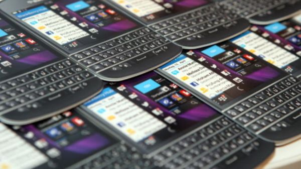 المملكة العــربية السعودية، حيث تمثلان معاً حوالي 70%، من الإنفاق في مجال الخدمات المعلوماتية في منطقة الشـــرق الأوسط وشمال أفريقيا