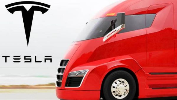 إن الشاحنة لديها مواصفات أفضل من أي شيء تم اقتراحه من قبل وسائل الإعلام. (Teslarati.com)
