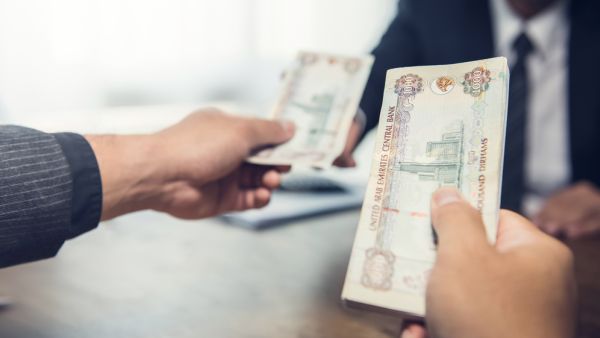 تحويلات العاملين في الإمارات ترتفع بنسبة 7% العام الحالي 