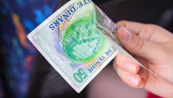 تزايد جرائم تهريب العملة يهدّد المصارف التونسية