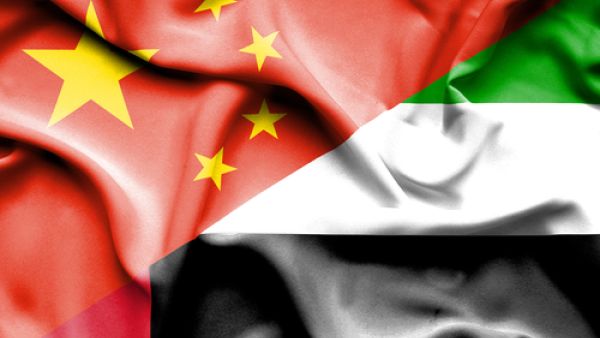 دولة الإمارات بالرغم من صغر حجها الجغرافي مقارنة بالصين إلا أنها تمتلك اقتصادا قويا، منوها بمقومات بيئة الأعمال في الدولة وأنها تعتبر البلد الأمثل والأنسب للشركات ورجال الأعمال على حد سواء
