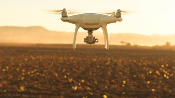 يتطور هذا النوع من الطائرات ببطء نحو تقديم خدمات نقل المسافرين إلى مسافات قصيرة، وحتى متوسطة، دون حاجة إلى امتلاك بطاقة الصعود إلى الطائرة