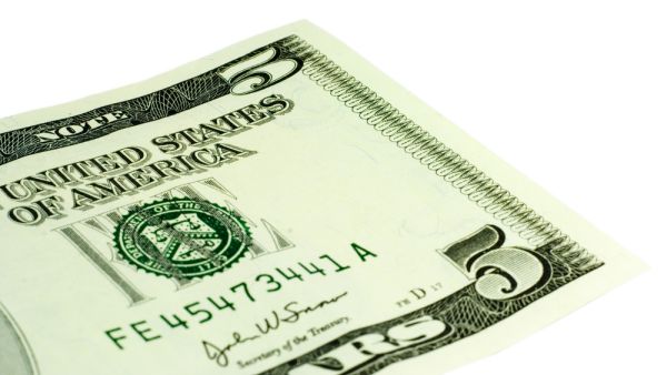 السعودية تستثمر 608 مليارات ريـال في أذون وسندات الخزانة الأمريكية