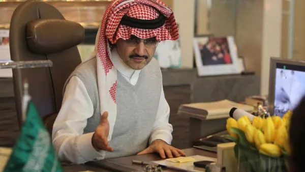 تمتلك شركة «المملكة القابضة» حصصا كبرى في قطاعات استثمارية تتراوح بين إدارة الفنادق (فنادق ومنتجعات فور سيزونز وفيرمونت رافلز هولدنغ إنترناشيونال وموفنبيك للفنادق والمنتجعات وسويس أوتيل)