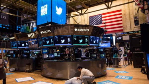 يرى محللو ومستثمرو التكنولوجيا أن عملية الاكتتاب التي تمت يوم الخميس سيكون لها تأثير أكبر بكثير من الحجم الذي قد تقتضيه أعمال "تويتر"