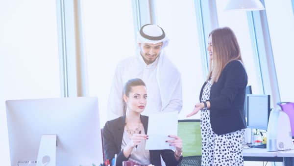 الحكومة الكويتية تخفض أعداد الوافدين في المؤسسات الحكومية بنسبة 70% 