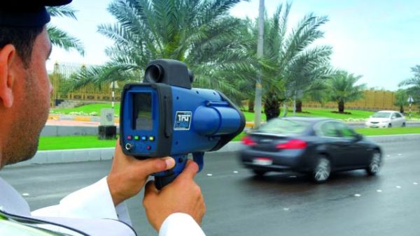 سيتم قريباً الإعلان عن إجراءات رادعة ضد السائقين الذين ارتكبوا مخالفات تزيد قيمتها على 10 آلاف درهم، وإلزامهم بالالتحاق في برامج مرورية تثقيفية