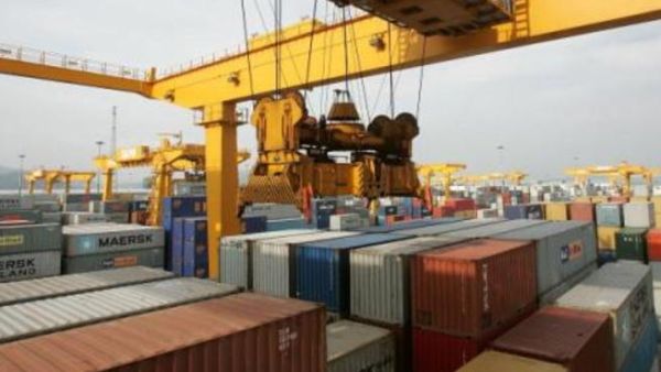 The US tops the list of importers with $2,265 billion of imports in 2011
