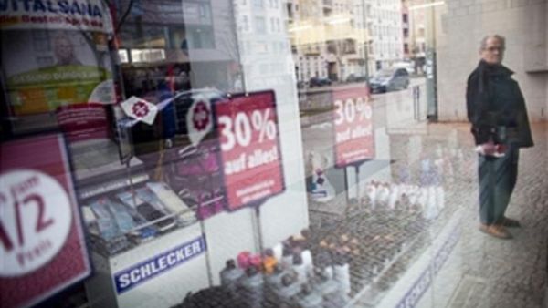 Authorities are taking the fight to shop owners who con customers with false discount