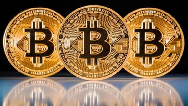 بيتكوين تشهد خسائر كبرى بعد إعلانات المحاصرة 