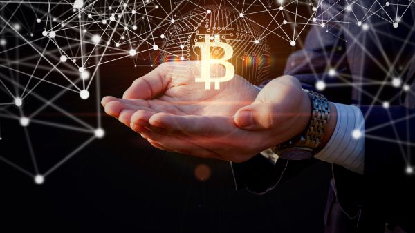 بيتكوين تفقد ثلث قيمتها في أسبوع