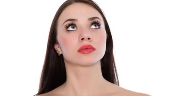 اختياري لون أحمر الخدود الذي يتناغم مع لون البشرة