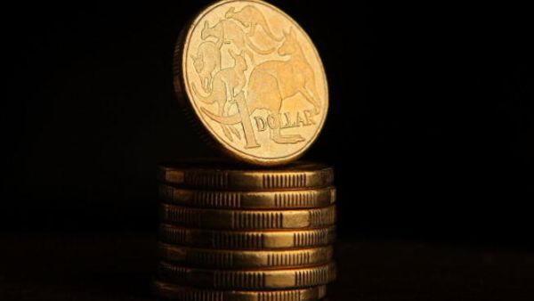 توقع التقرير استمرارية ضعف الاقتصاد العالمي، نتيجة لفترة الركود الطويلة التي تواجهها منطقة اليورو، والذي يؤدي إلى إعاقة النمو العالمي، ويلقي بثقله على انتعاش الأسهم الأوروبية، التي بلغت قيمها السوقية مستويات مرتفعة