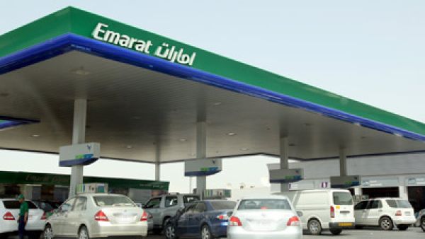 المؤسسة تراجع باستمرار تطورات وتغيرات أسعار النفط في الأسواق العالمية وتبادر فورا إلى اتخاذ الإجراءات التي تتفاعل وتستجيب مع تلك التطورات سواء من جهة انخفاض الأسعار أم زيادتها