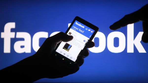 لم يعد المحتالون يكتفون بإنشاء صفحات وهمية على الفيسبوك. بل بات العديد منهم يستخدمون الآن صور وأسماء أغنى رجال الأعمال في الإمارات لجذب ضحاياهم