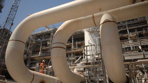 شركة الإمارات للغاز المسال ومقرها أبوظبي تقوم حالياً بتنفيذ مشروع نقل الغاز الطبيعي المسال بتوفير ما يعادل 1.2 مليار قدم مربعة من الغاز الطبيعي يومياً، ما يسهم في تلبية الحاجة المتزايدة للغاز في المشاريع الاستراتيجية بالدولة