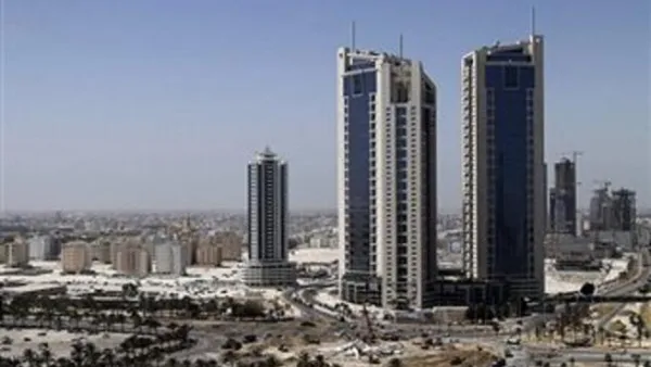 البورصة العربية، التي تتخذ من المنامة مقرا لها، ستكون عبارة عن حاضنة تعمل على جذب الاستثمارات الإقليمية والدولية إلى مشاريع التكامل الاقتصادي العرب المشترك 