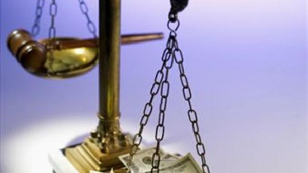 قرر الأردن اعتماد معايير التدقيق والمحاسبة الدولية بحكم القوانين والتشريعات الاقتصادية المتعددة، مثل قوانين الشركات والأوراق المالية والبنوك وضريبة الدخل