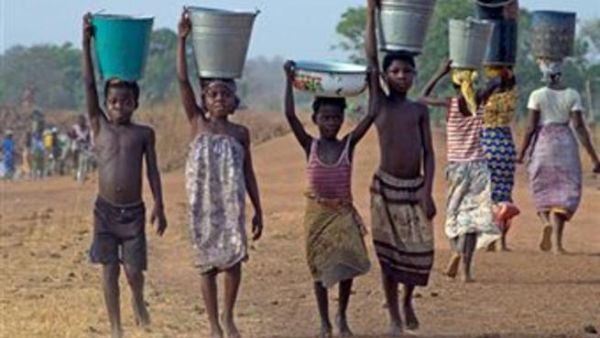 كان الرئيس السودانى اعترف الجمعة الماضية فى مقابلة بثت على الهواء على شبكات الإذاعة والتلفزيون بمعاناة بلاده من ضائقة اقتصادية