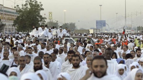 شرائح الاتصال مسبقة الدفع التي يجري تسويقها في موسم الحج باتت سببا كبيرا في زيادة حدة المنافسة بين شركات الاتصالات المشغلة لخدمات الهاتف الجوال