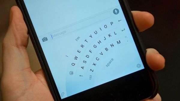 تتوفر هذه الخاصية في هواتف آيفون التي تعتمد على نظام تشغيل "iOS11" وما تلاه من تحديثات
