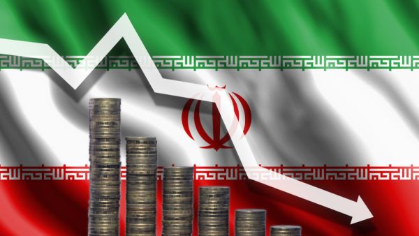 إيران تدخل مرحلة الانهيار الاقتصادي بعد فرض العقوبات 