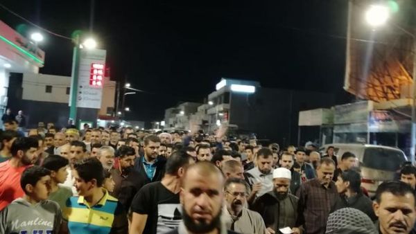 يأتي احتجاج النقابات الذي دخل في مرحلة التصعيد منذ الأربعاء الماضي لإسقاط قانون ضريبة الدخل الذي أقرته الحكومة السابقة برئاسة هاني الملقي قبل استقالتها، أمس الأول، وتكليف عمر الرزاز بتشكيل حكومة جديدة تحت ضغوطات الشارع