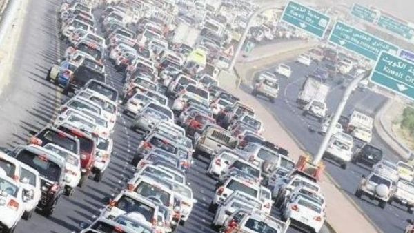 الفرد في الكويت هو ثالث أكبر مستهلك للبنزين في العالم بعد أميركا وكندا، وهما من دول صناعية متقدمة         (المصدر: العربية.نت) 