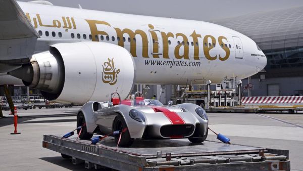 توفر خدمة “إيميرتس وييلز” التي تقدم طيران الإمارات خياراً مميزاً للراغبين بشحن سياراتهم خارج البلاد، وهي أرخص وأسرع مما يعتقد الكثيرون