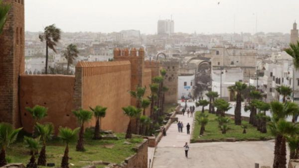 عملت الحكومة المغربية على الرفع النسبي من دعمها لصندوق المغربي للتقاعد، الذي يستفيد من خدماته أكثر من 270 ألف متقاعد، حيث ضخت الحكومة، في إطار موازنة 2014 نحو مليار و666 مليون درهم (13 مليار درهم) أي بزيادة قدرها 184 مليون دولار (مليار ونصف المليار درهم) لتفادي انهيار الصندوق