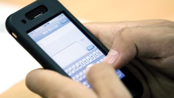 المحتالين يستخدمون أسلوب المحاكاة في الرسائل النصية لتبدو كأنها حقيقة