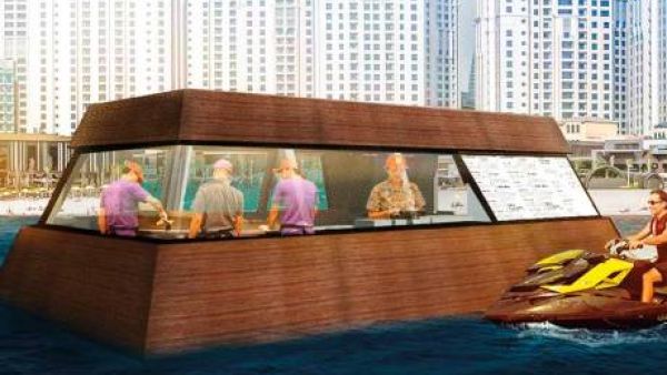 أول مطبخ عائم قريباًً في دبي